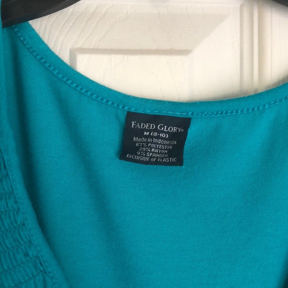 Size medium top - Picture 2 of 2